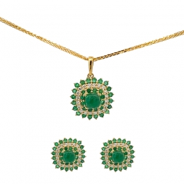 18K Gold Pendant Set in Emerald and Diamonds - Cushion shaped